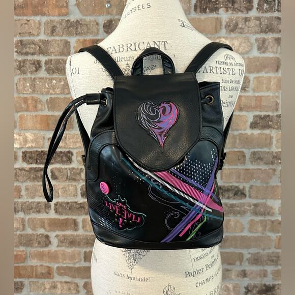 Disney Store Descendants 3 Mal Drawstring Backpack Bag Faux Leather - Picture 1 of 15